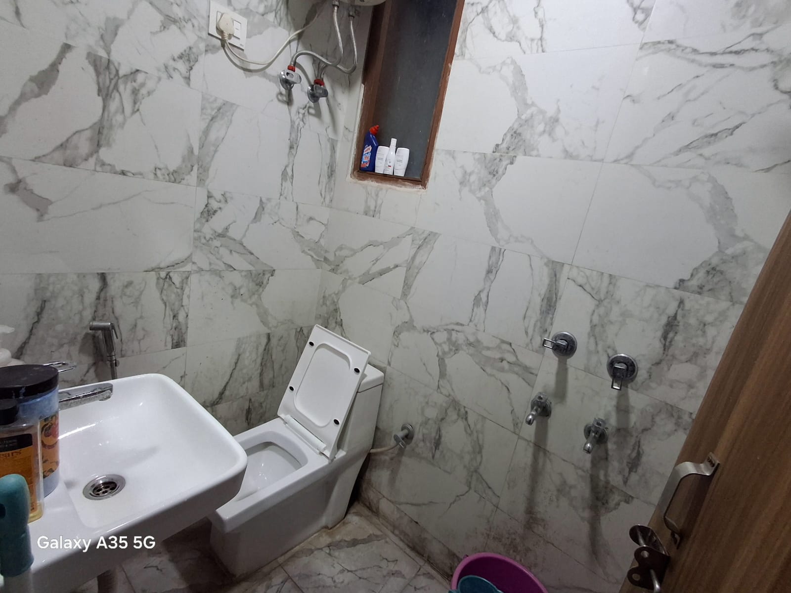 1 RkBuilder Floor For Rent in Neb Sarai