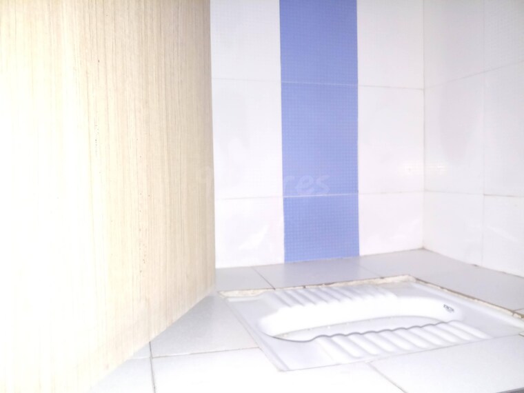 Bathroom, mantri-park-i-and-ii 2 Bedroom 800 Sq.Ft. Apartment In Kothrud Pune 9244770