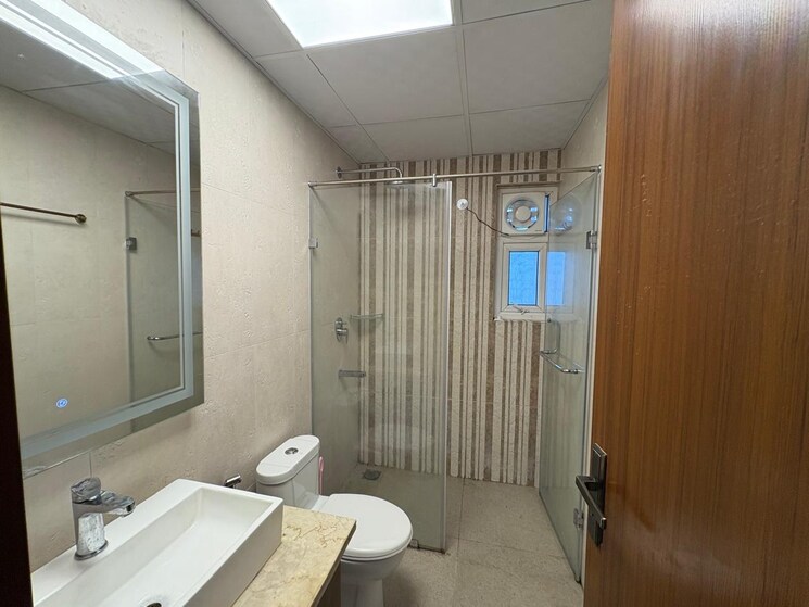 Master Bedroom, central-park-flower-valley-aqua-front-towers 3.5 Bedroom 2189 Sq.Ft. Apartment In Sohna Sector 33 Gurgaon 9244791