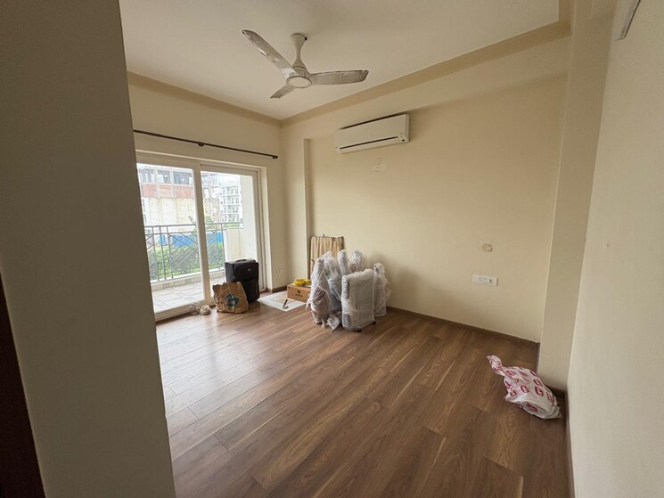 Room, central-park-flower-valley-aqua-front-towers 3.5 Bedroom 2189 Sq.Ft. Apartment In Sohna Sector 33 Gurgaon 9244791