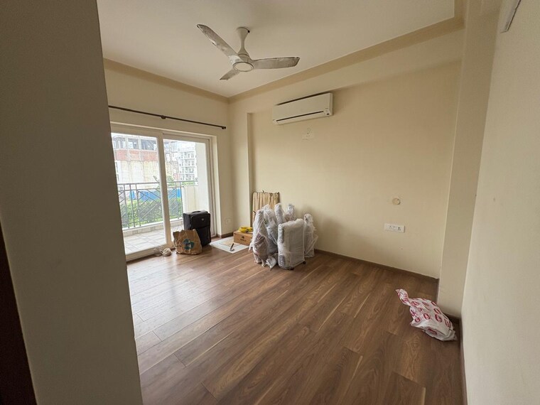 Room, central-park-flower-valley-aqua-front-towers 3.5 Bedroom 2189 Sq.Ft. Apartment In Sohna Sector 33 Gurgaon 9244791