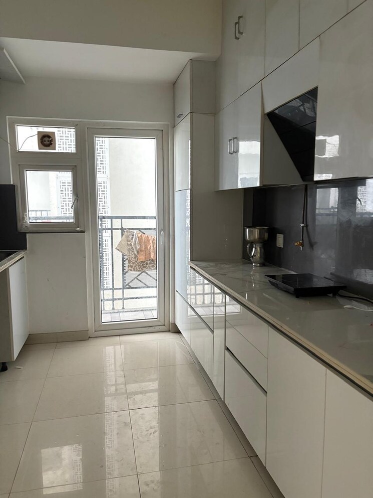 Kitchen, central-park-flower-valley-aqua-front-towers 3.5 Bedroom 2189 Sq.Ft. Apartment In Sohna Sector 33 Gurgaon 9244791