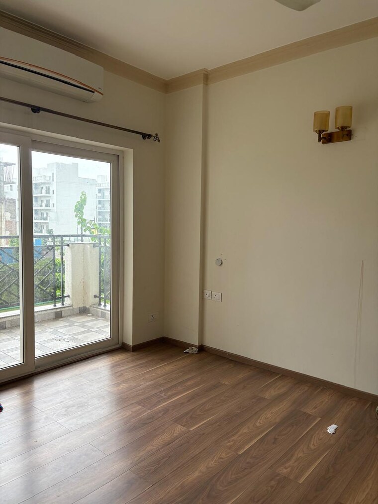 Room, central-park-flower-valley-aqua-front-towers 3.5 Bedroom 2189 Sq.Ft. Apartment In Sohna Sector 33 Gurgaon 9244791