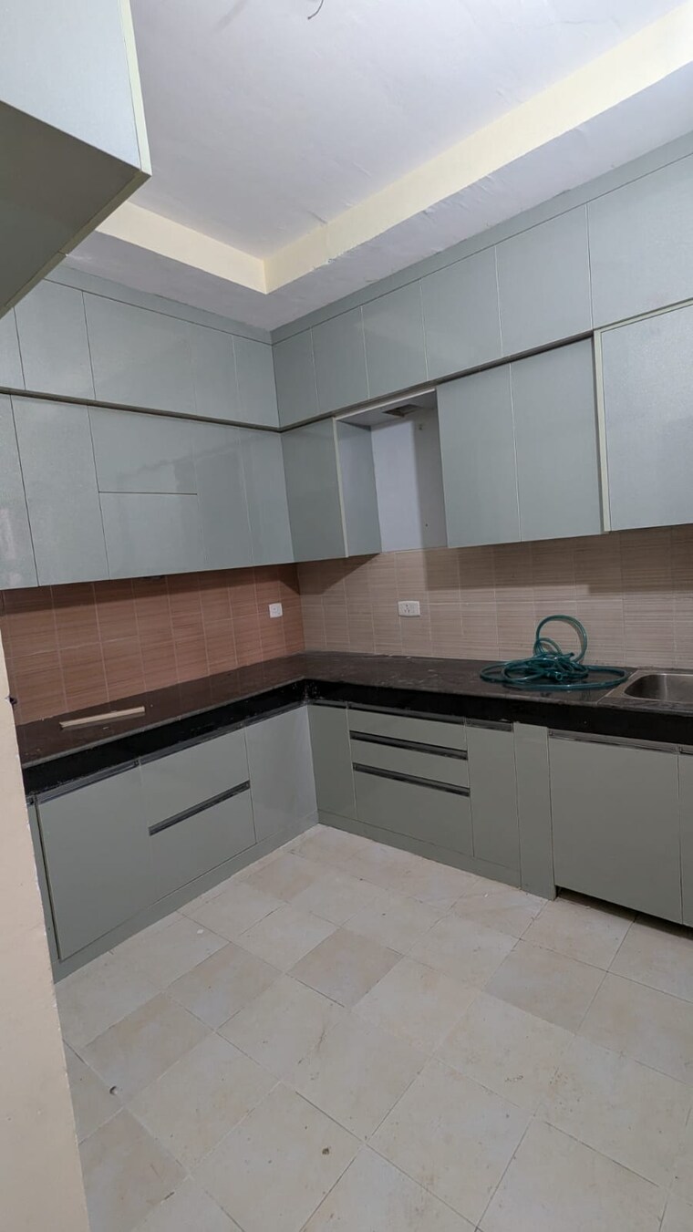 Kitchen, upavp-ganga-yamuna-and-hindon-enclave 2.5 Bedroom 1260 Sq.Ft. Apartment In Pratap Vihar Ghaziabad 9244793