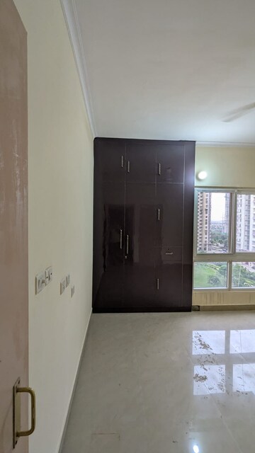Room in 2.5 BHK Apartment at UPAVP Ganga Yamuna And Hindon Enclave, Pratap Vihar – for Rent