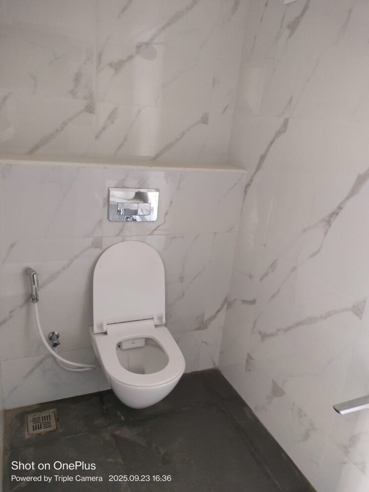 Bathroom, worli 2 Bedroom 600 Sq.Ft. Apartment In Worli Mumbai 9244794