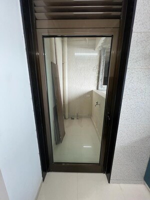 Room in 2 BHK Apartment at Chandak Cornerstone, Worli – for Rent