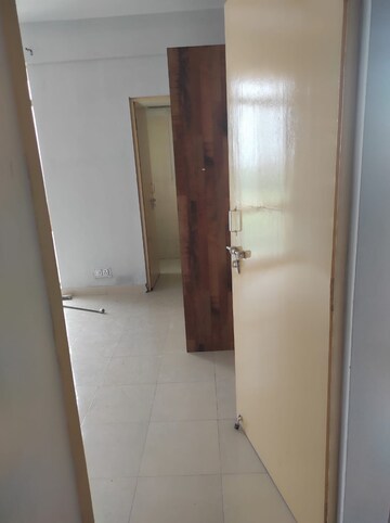 Room in 2 BHK Apartment at Conscient Habitat Prime, Sector 99a – for Rent