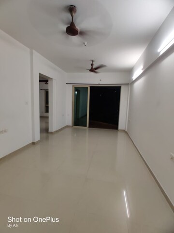Room in 2 BHK Apartment at Yarrow Yucca Vinca, Chandivali – for Rent