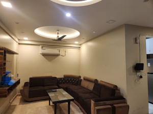 Team Area in 3 BHK Builder Floor at Dlf Phase I – for Rent
