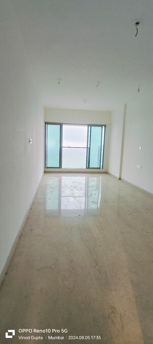 Room in 2 BHK Apartment at Chandak Cornerstone, Worli – for Rent