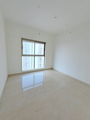 Room in 2 BHK Apartment at Chandak Cornerstone, Worli – for Rent