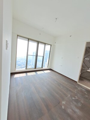 Room in 2 BHK Apartment at Chandak Cornerstone, Worli – for Rent