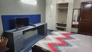 Bedroom in 2 BHK Builder Floor at Dlf Phase I – for Rent