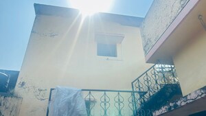 Furnished Amenities in 4 BHK Independent House at Vijay Colony – for Sale