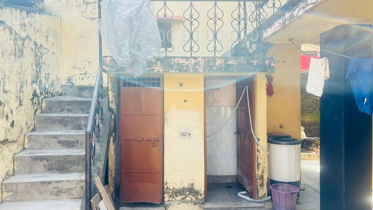 Bathroom, vijay colony 4 Bedroom 350 Sq.Yd. Independent House In Vijay Colony Dehradun 9244868