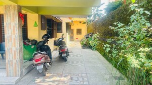 Parking in 4 BHK Independent House at Vijay Colony – for Sale
