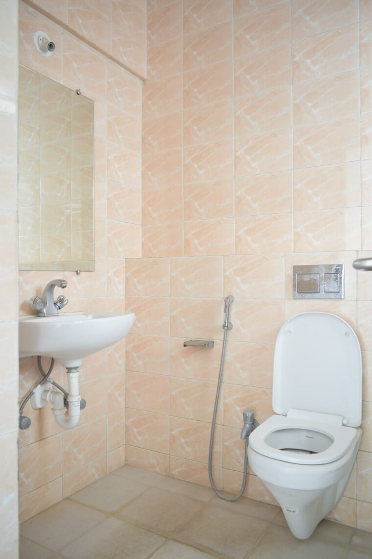 Bathroom, warje 3 Bedroom 1356 Sq.Ft. Apartment In Warje Pune 9244937