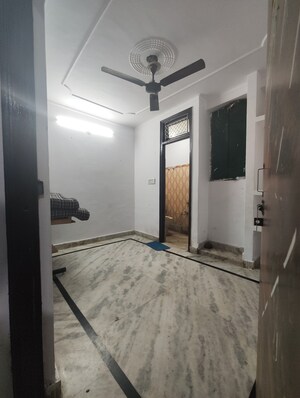 Room in 1 RK Apartment at Katwaria Sarai – for Rent