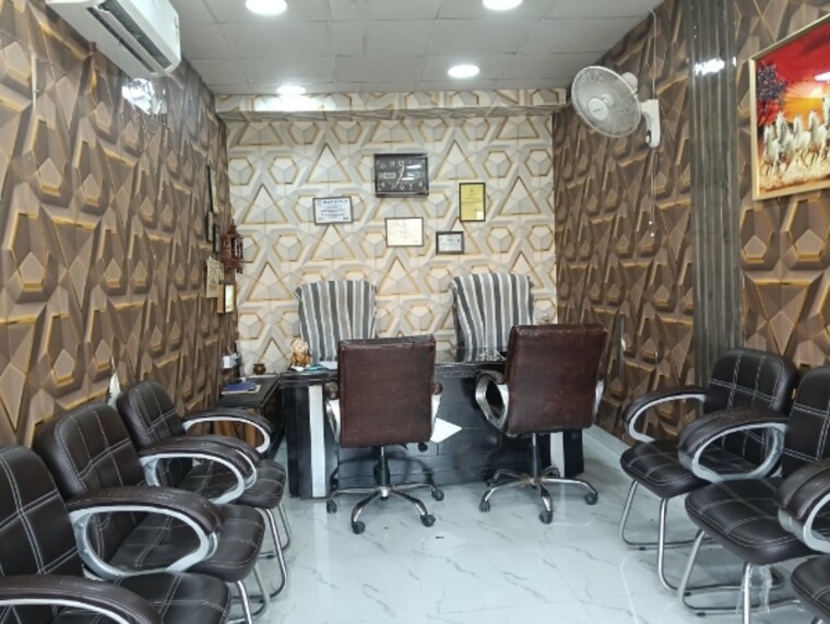 Team Area, avs-city-palace Commercial Shop 500 Sq.Ft. In Raj Nagar Extension Ghaziabad 9244977