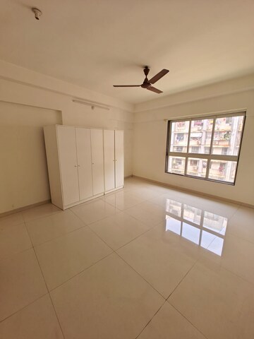 Room in 2.5 BHK Apartment at Godrej Prime, Chembur – for Rent