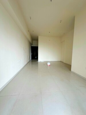 Room in 3 BHK Apartment at Ariisto Heaven Siesta, Mulund West – for Rent