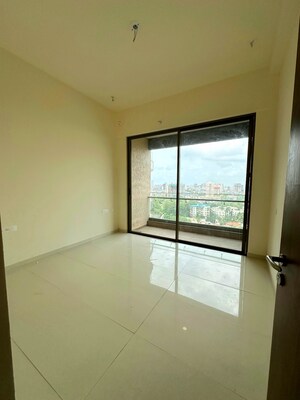 Room in 3 BHK Apartment at Ariisto Heaven Siesta, Mulund West – for Rent