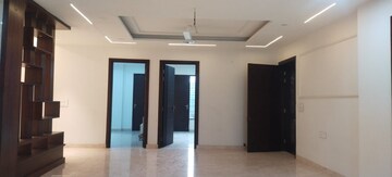 Building Lobby in 4 BHK Builder Floor at Sector 16 – for Rent