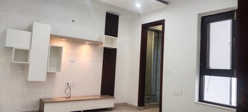 Room in 4 BHK Builder Floor at Sector 16 – for Rent