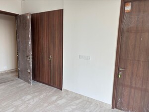 Room in 3 BHK Apartment at Conscient Hines Elevate, Sector 59 – for Rent