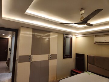 Building Lobby in 3 BHK Builder Floor at Dlf Phase I – for Rent