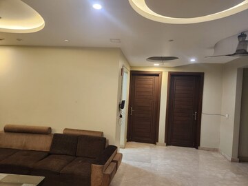 Living Room in 3 BHK Builder Floor at Dlf Phase I – for Rent