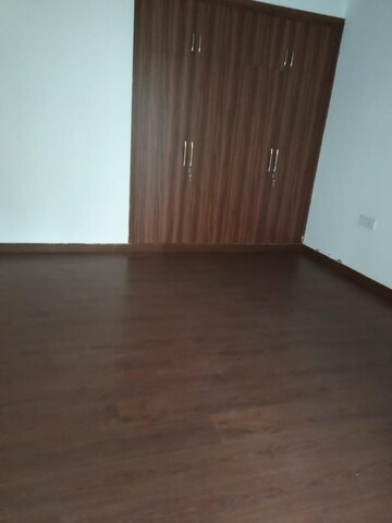 Room in 4 BHK Apartment at Mapsko Royale Ville, Sector 82 – for Sale