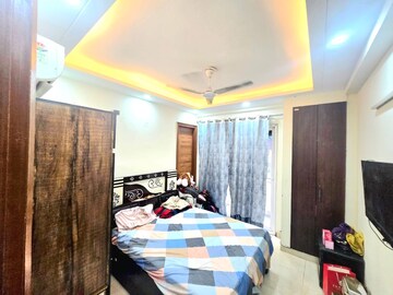 Bedroom in 2 BHK Builder Floor at Chattarpur – for Rent