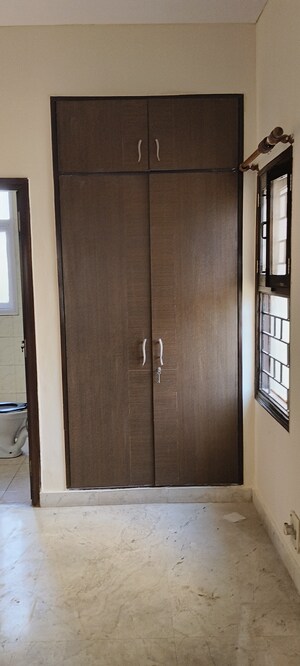 3 BHK Apartment For Rent in RWA Apartments Sector 50, Sector 50