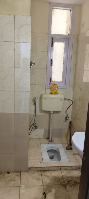 Bathroom in 3 BHK Apartment at RWA Apartments Sector 50, Sector 50 – for Rent