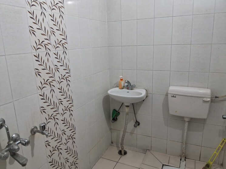 Bathroom, malhour 2 Bedroom 1650 Sq.Ft. Independent House In Malhour Lucknow 9245152