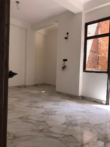 Room in 2 BHK Builder Floor at Chattarpur – for Rent