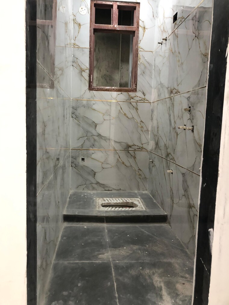 Bathroom, chattarpur 2 Bedroom 800 Sq.Ft. Builder Floor In Chattarpur Delhi 9245172