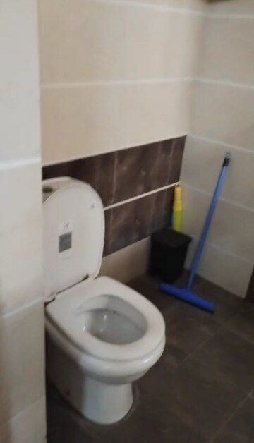 Bathroom in 3 BHK Apartment at Cybercity Rainbow Vistas Rock Gardens, Hi Tech City – for Rent
