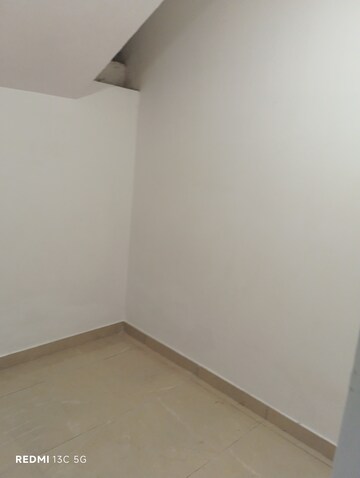 Room in  Office Space at Lajpat Nagar Iii – for Rent