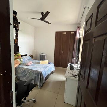 Bedroom in 2 BHK Apartment at Supertech Cape Town, Sector 74 – for Rent