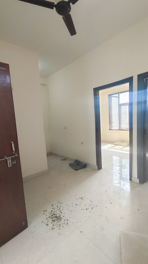 Room in 1 BHK Builder Floor at Palm Residency Chhatarpur, Chattarpur – for Rent