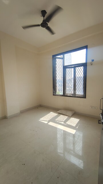 Room in 1 BHK Builder Floor at Palm Residency Chhatarpur, Chattarpur – for Rent