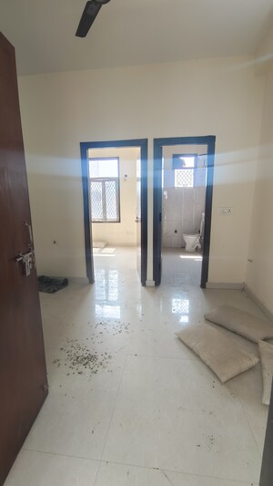 Room in 1 BHK Builder Floor at Palm Residency Chhatarpur, Chattarpur – for Rent