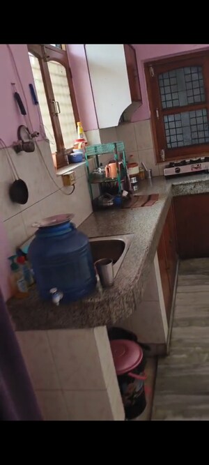 Parking in 1 BHK Apartment at RWA Apartments Sector 71, Sector 71 – for Rent