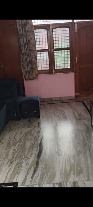 1 BHK Apartment For Rent in RWA Apartments Sector 71, Sector 71