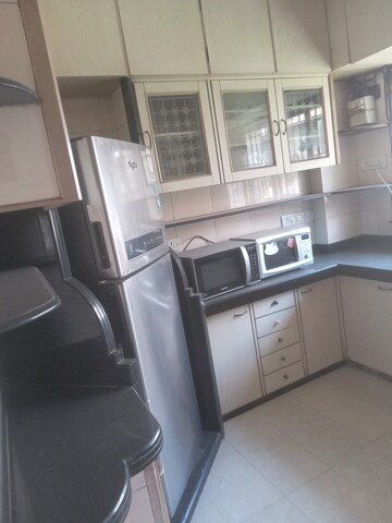 Parking in 3 BHK Apartment at Khar West – for Rent