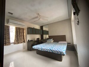 Bedroom in 3 BHK Apartment at Lokhandwala Green Acres, Andheri West – for Rent