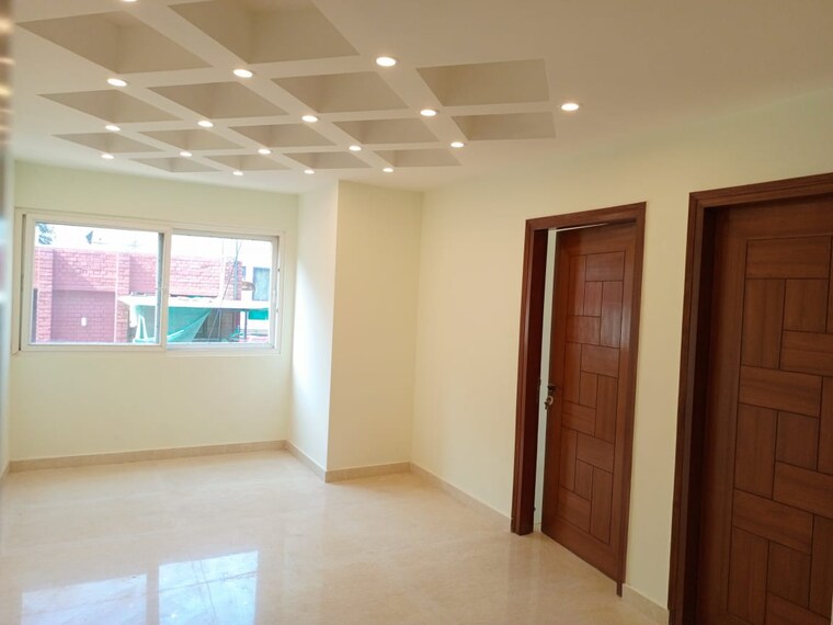 Bedroom, kalindi colony 4 Bedroom 490 Sq.Yd. Builder Floor In Kalindi Colony Delhi 9245381